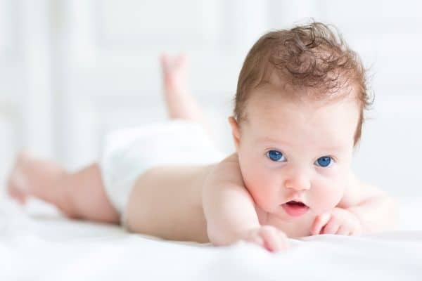 Tummy time activity for baby 2 weeks old and above 