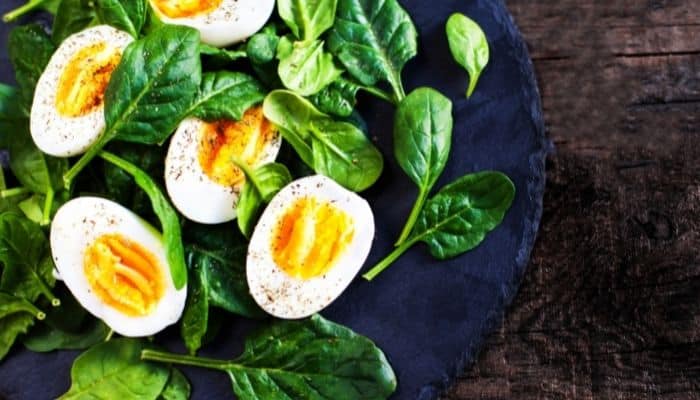 boiled eggs are Protein rich diet for new moms who just gave birth 